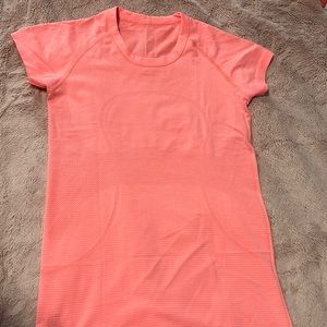 Lululemon short sleeve / salmon size 6